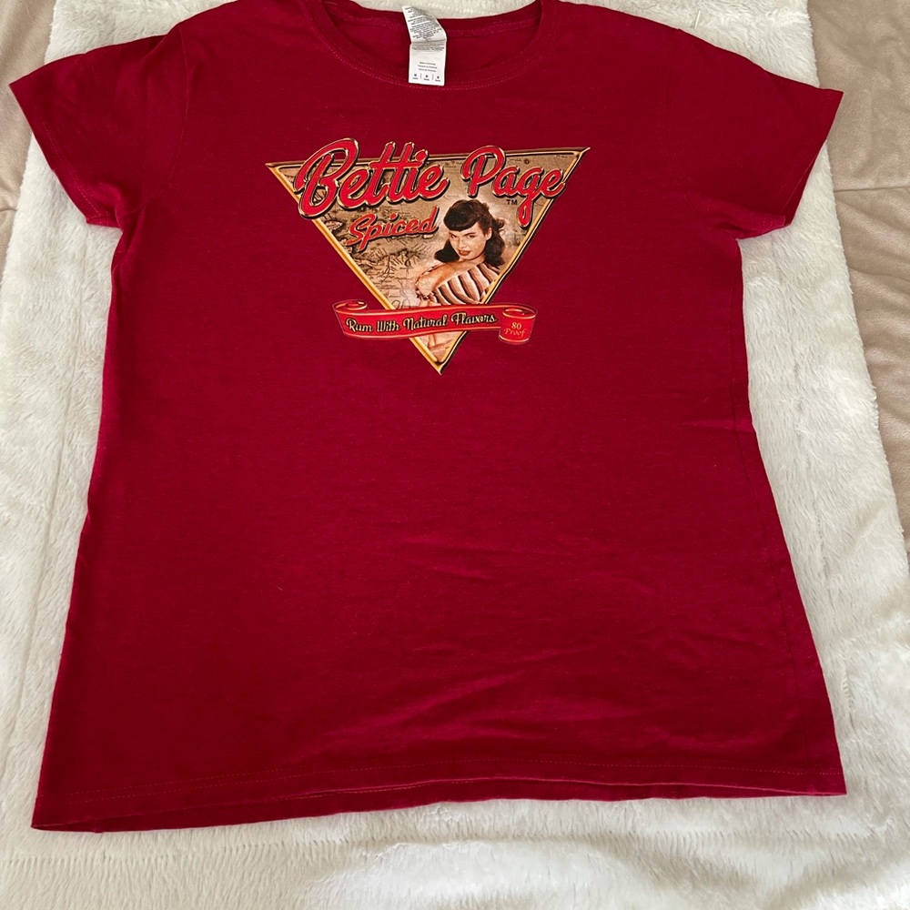 EUC Bettie Page spiced rum red T shirt size M